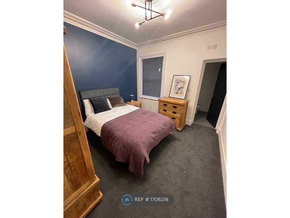 Room to rent in Honley Road, London SE6 Zoopla