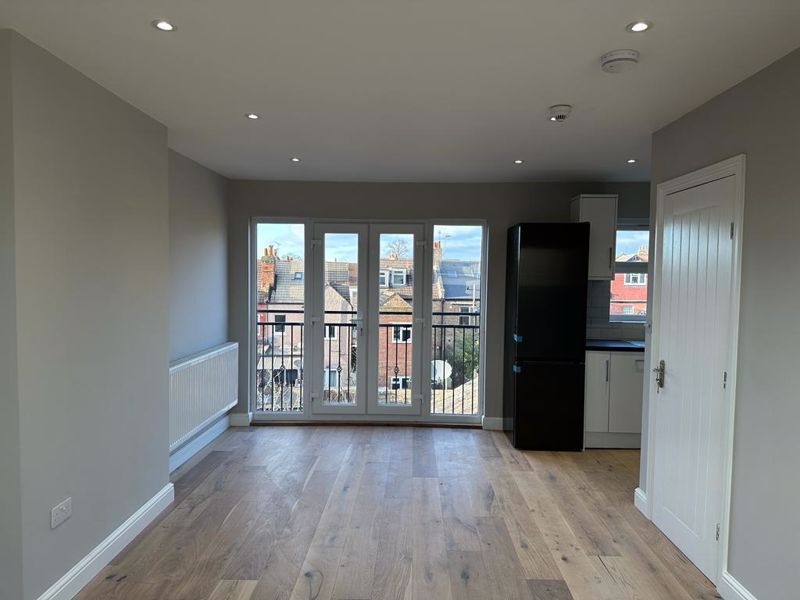3 bed flat to rent in Richborough Road, London NW2 Zoopla