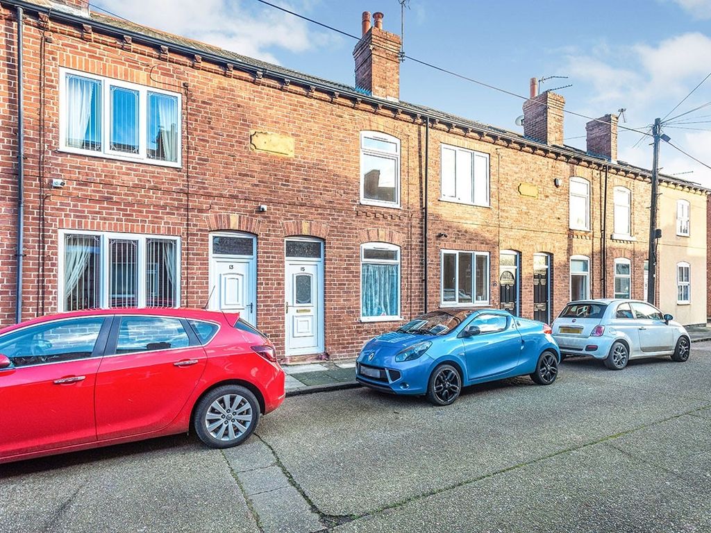 3 bed terraced house to rent in Regent Street, Castleford, West