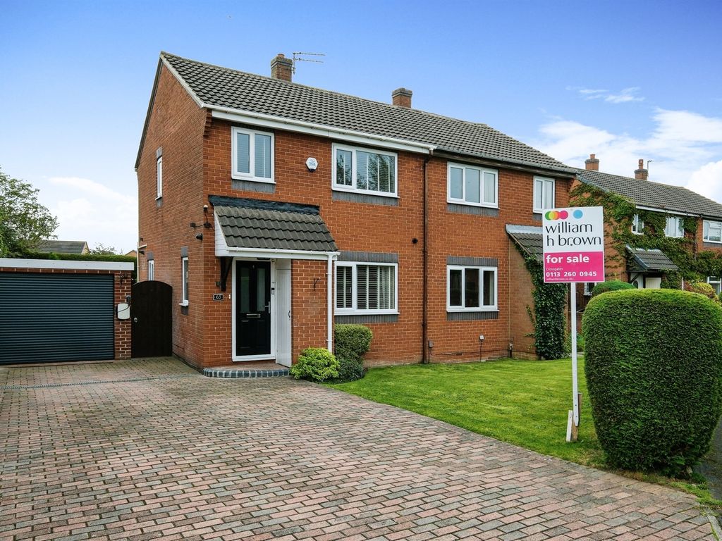 3 bed semidetached house for sale in Birchfields Rise, Leeds LS14, £