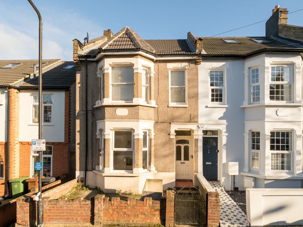 2 bed flat to rent in Falmer Road, Walthamstow, London E17 Zoopla