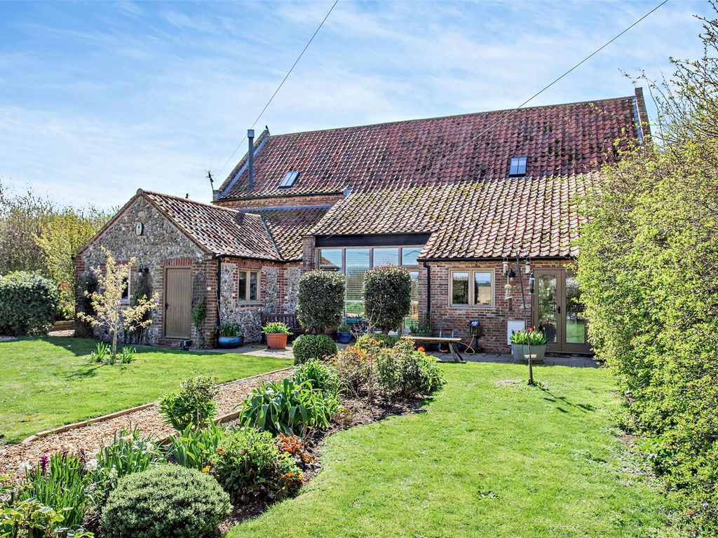 4 bed linkdetached house for sale in Warham Road, Binham, Fakenham