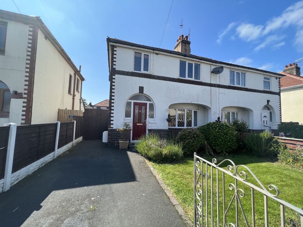 3 bed semidetached house for sale in Magdalen Road, Cleveleys FY5 Zoopla