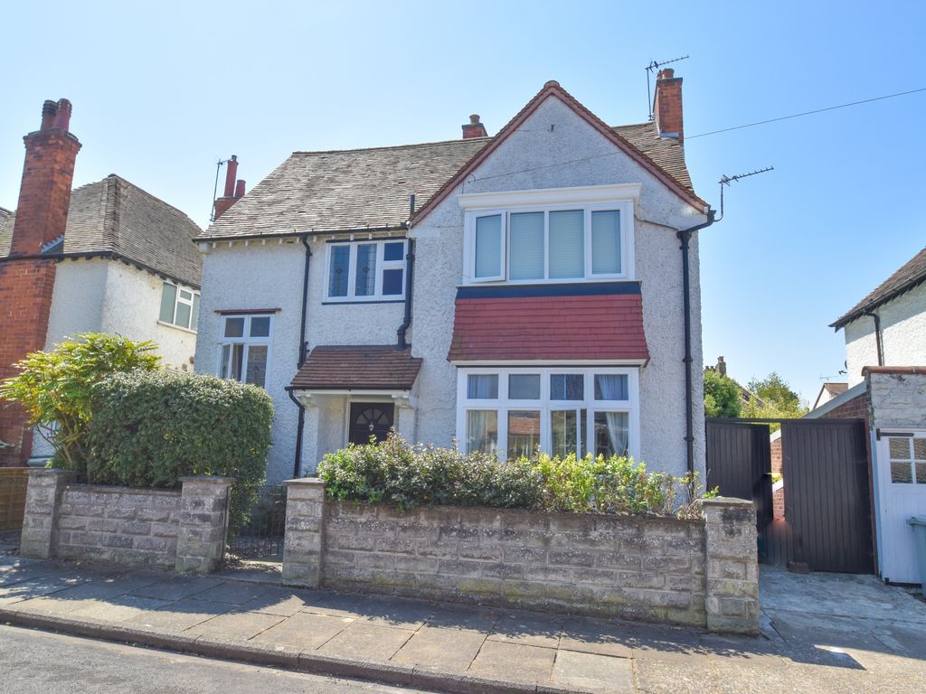 3 bed terraced house for sale in Albert Avenue, Skegness PE25 Zoopla