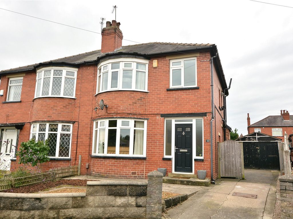 3 bed semidetached house for sale in Montagu Gardens, Leeds, West