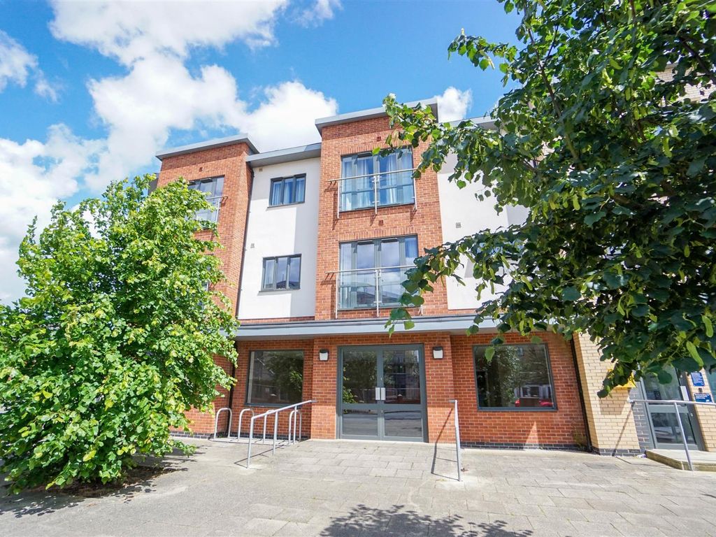 1 bed flat for sale in Marina Walk, Leigh WN7, £110,000 Zoopla