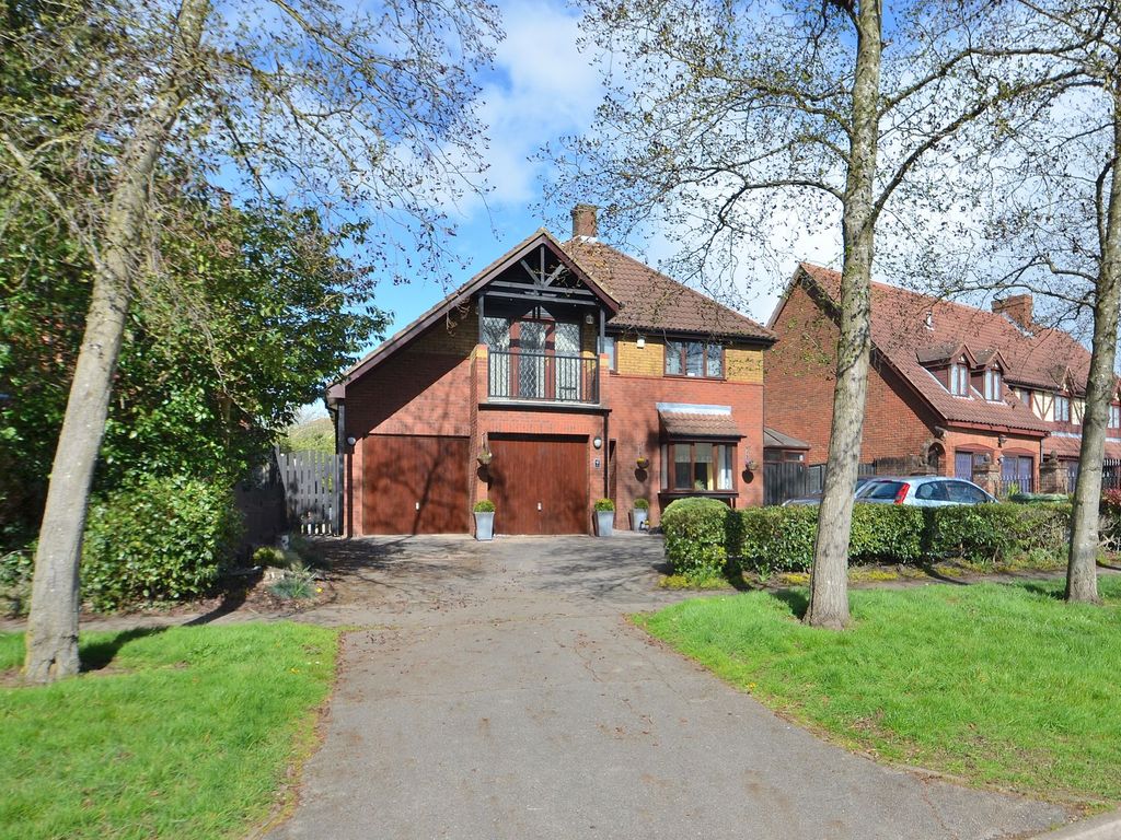 4 bed detached house for sale in Willen Park Avenue, Willen Park MK15