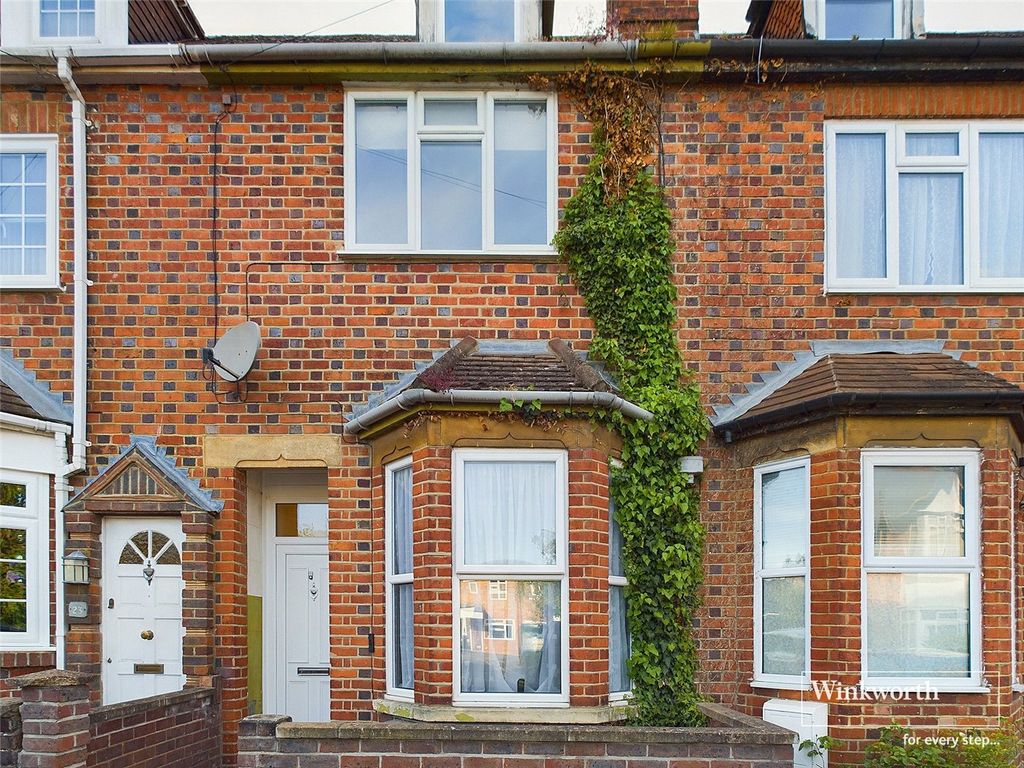 2 bed flat for sale in Pangbourne Street, Reading, Berkshire RG30, £