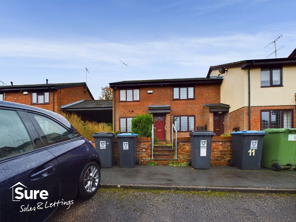 2 bed end terrace house for sale in Hunters Oak, Hemel Hempstead