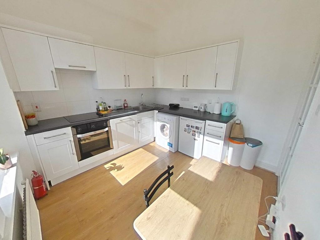 Messaline Avenue, London W3