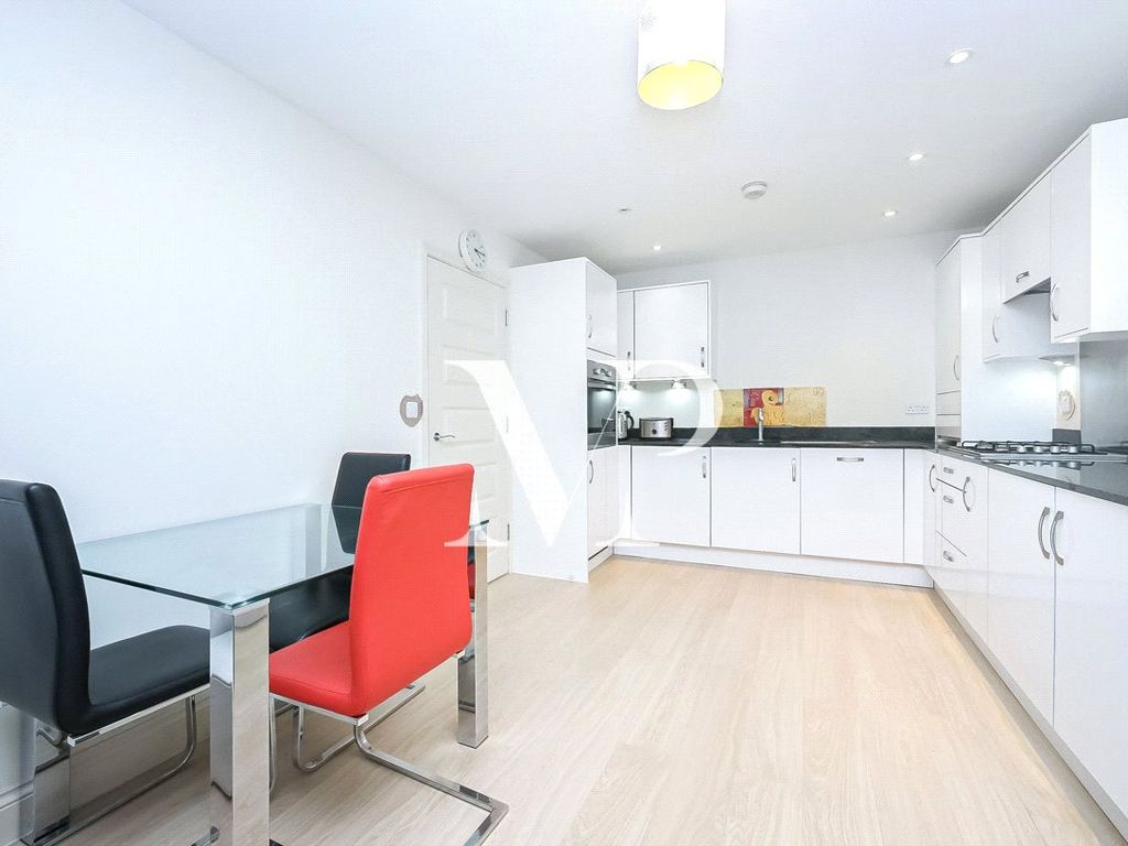 2 bed flat to rent in Edwards House, 2 Alric Avenue, New Malden Surrey