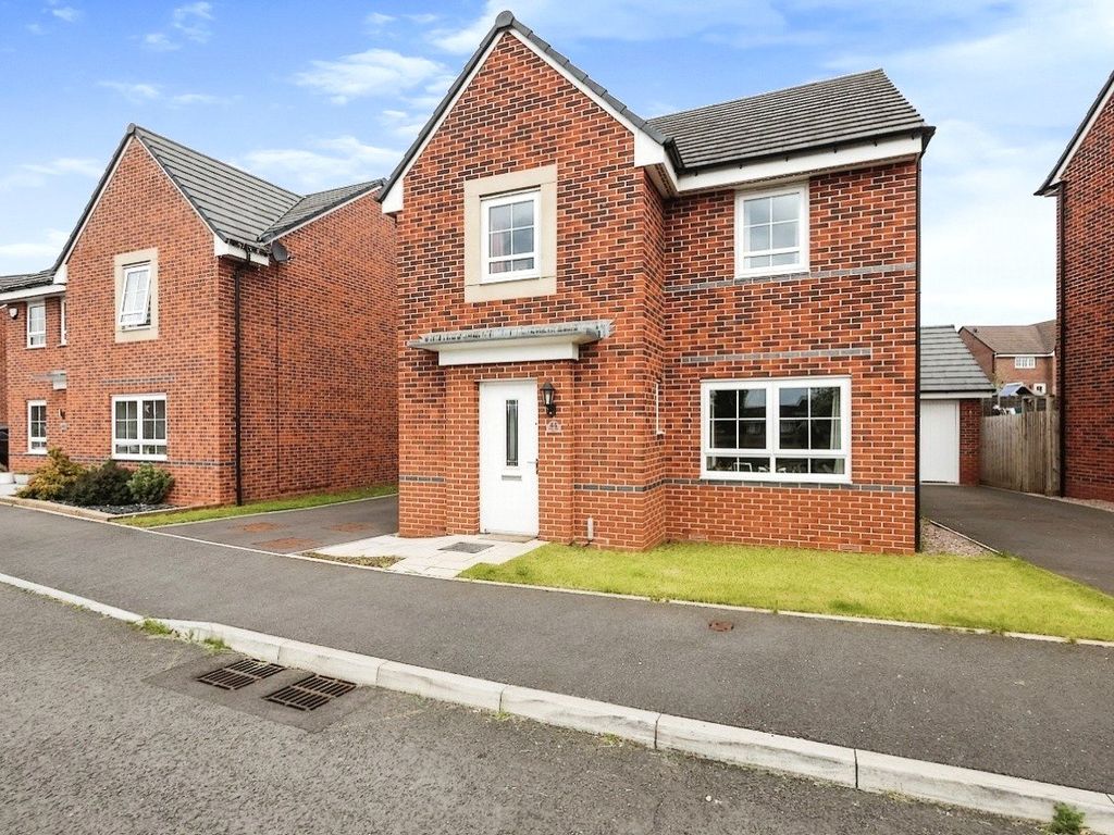 4 bed detached house for sale in Princethorpe Street, Norton Farm Bromsgrove, Worcestershire B61