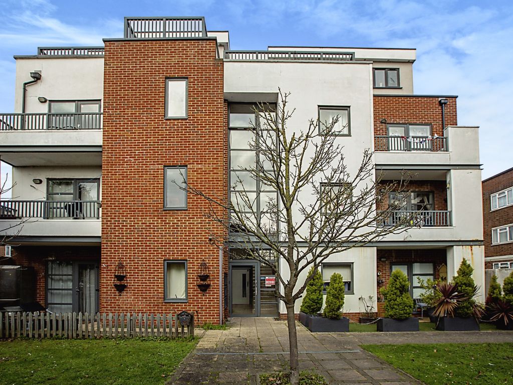 1 bed flat for sale in Longbridge Road, Barking IG11, £210,000 Zoopla