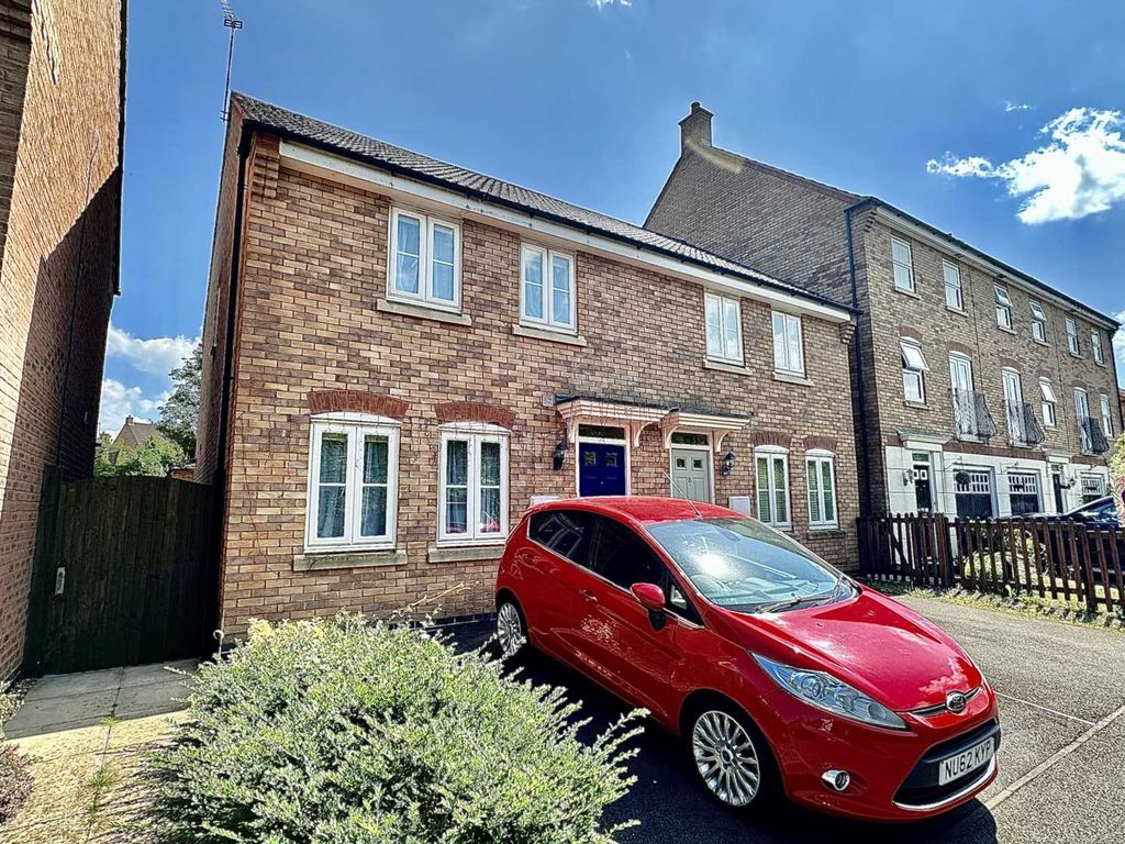 3 bed semidetached house for sale in Thrush Close, Corby NN18 Zoopla