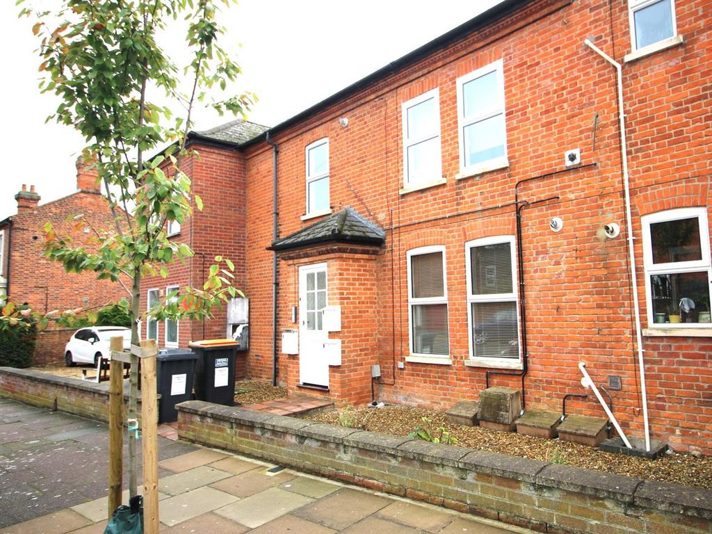 1 bed flat for sale in Goldington Avenue, Bedford, Bedford MK40, £125,000 Zoopla