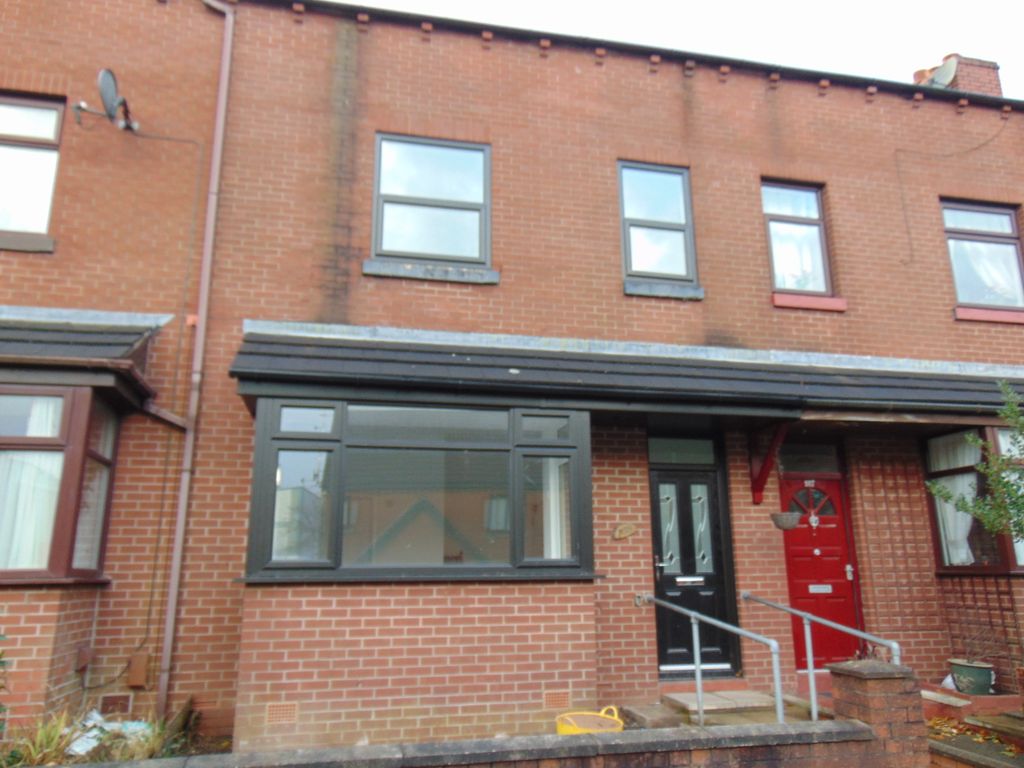 1 bed flat to rent in Deane Church Lane, Bolton BL3, £850 pcm Zoopla