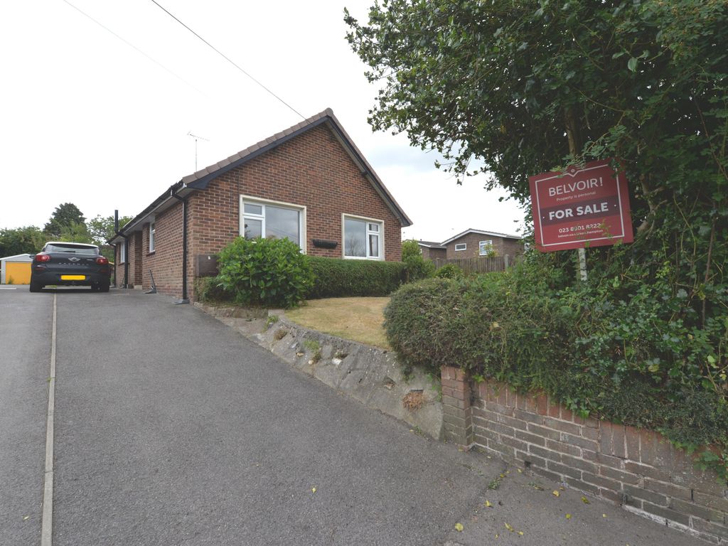 3 bed bungalow for sale in Allington Lane, Fair Oak SO50, £400,000 Zoopla