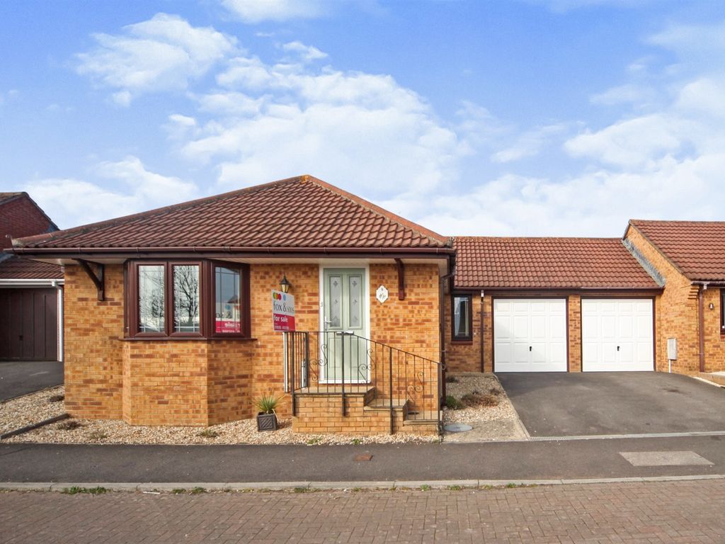 2 bed bungalow for sale in Sandlewood Close, Yeovil BA21 Zoopla