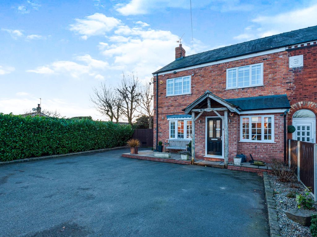 3 bed semidetached house for sale in Swanlow Lane, Winsford, Cheshire