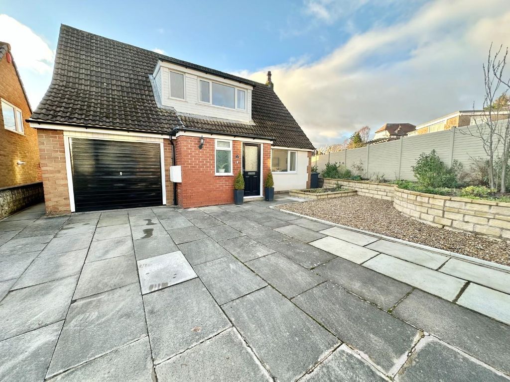 4 bed detached house for sale in Whittycroft Drive, Barrowford, Nelson
