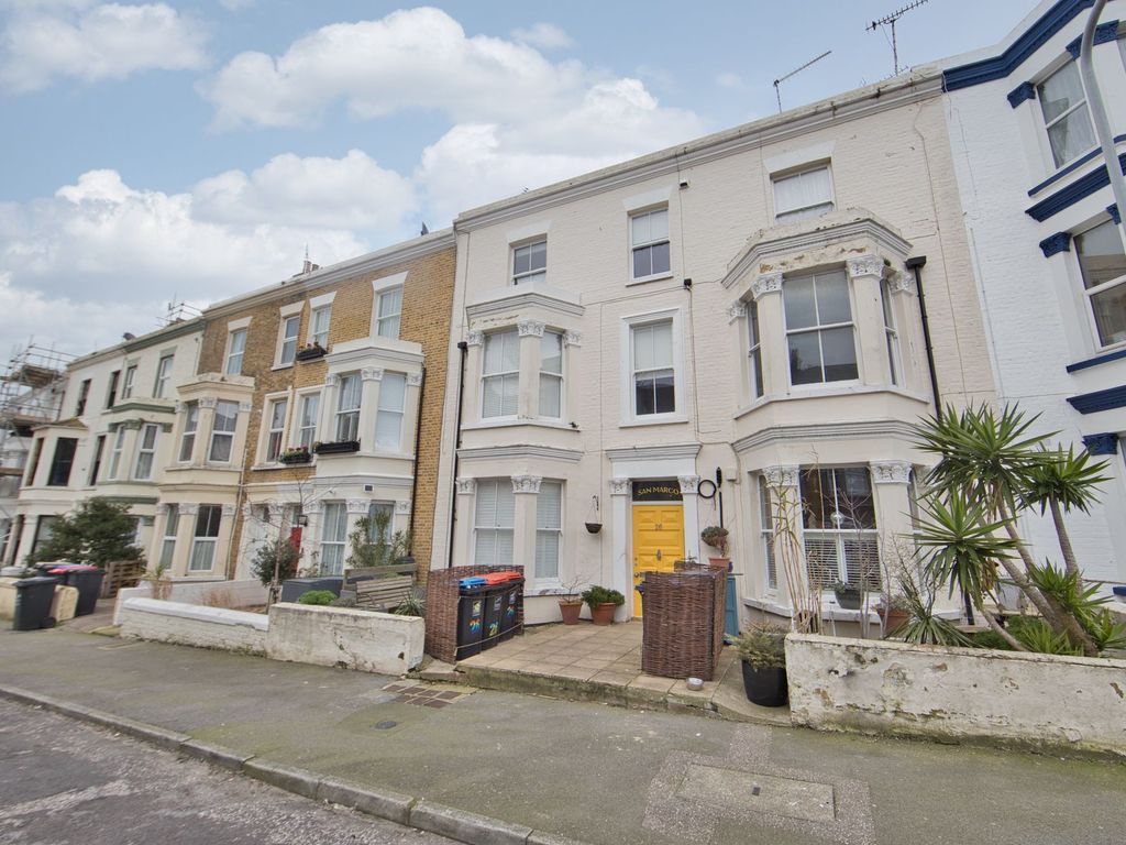 1 bed flat for sale in Gordon Road, Cliftonville CT9, £135,000 Zoopla