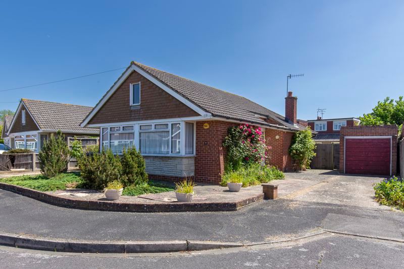 3 bed detached bungalow for sale in Crowsbury Close, Emsworth PO10 Zoopla