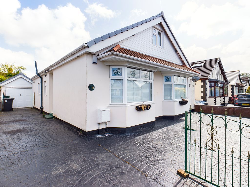 2 bed detached bungalow for sale in The Crescent, Maghull, Liverpool