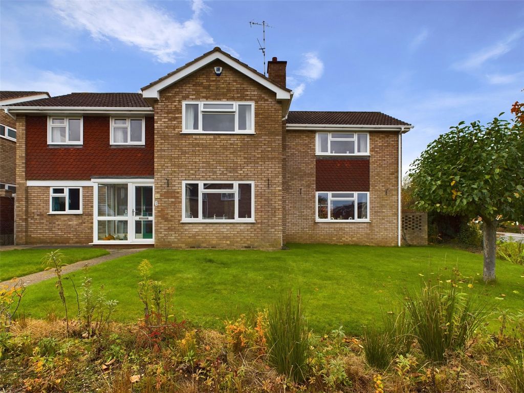 5 bed detached house for sale in Gateford Close, Bramcote, Nottingham