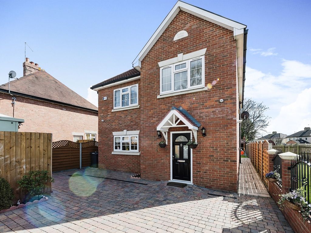 5 bed detached house for sale in Birchfield Road East, Abington
