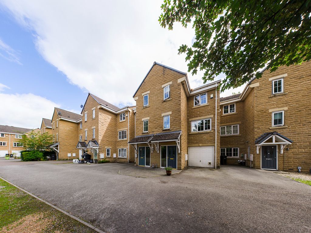 3 bed terraced house for sale in Oakwood Gardens, Halifax HX2 Zoopla