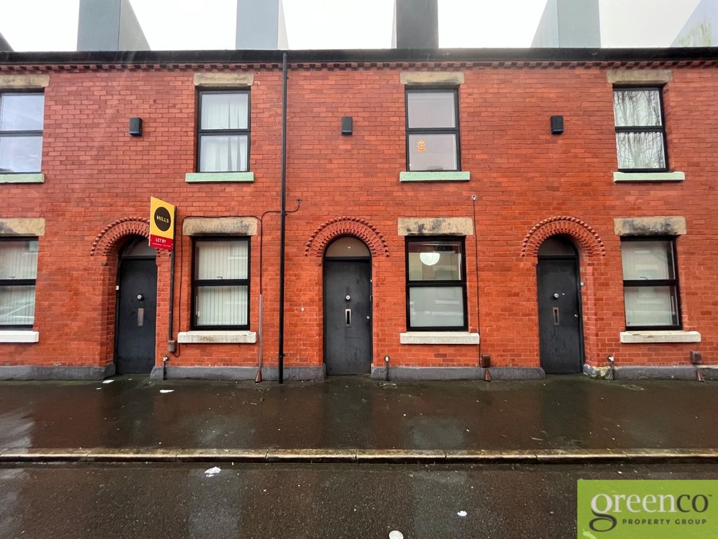 2 bed terraced house to rent in Laburnum Street, Salford M6, £1,200 pcm
