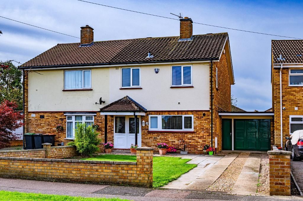 3 bed semidetached house for sale in Putnoe Heights, Bedford MK41, £