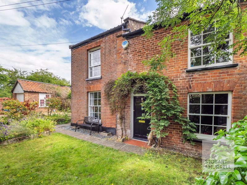 4 bed semidetached house for sale in Rectory Road, Coltishall, Norfolk