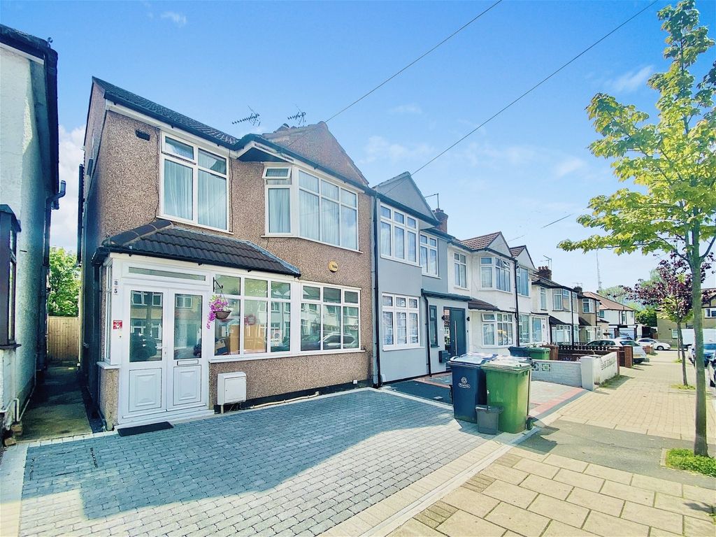4 bed end terrace house for sale in Athelstone Road, Harrow HA3 Zoopla