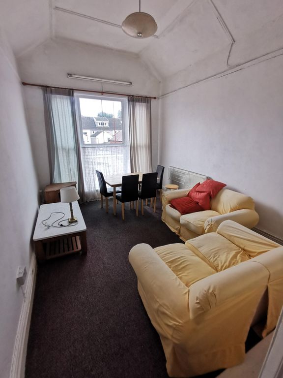 2 bed flat to rent in King Edwards Road, Brynmill, Swansea SA1, £720