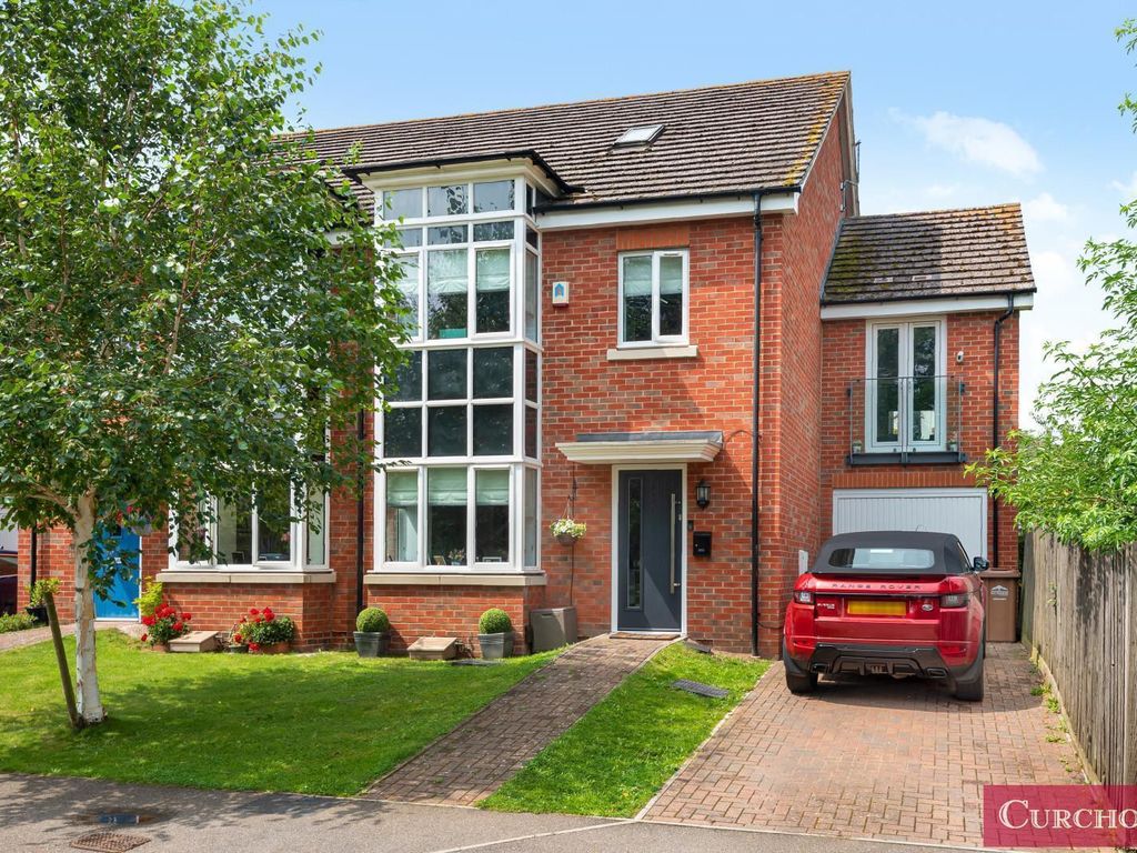 4 bed end terrace house for sale in Catlin Crescent, Shepperton TW17, £775,000 Zoopla