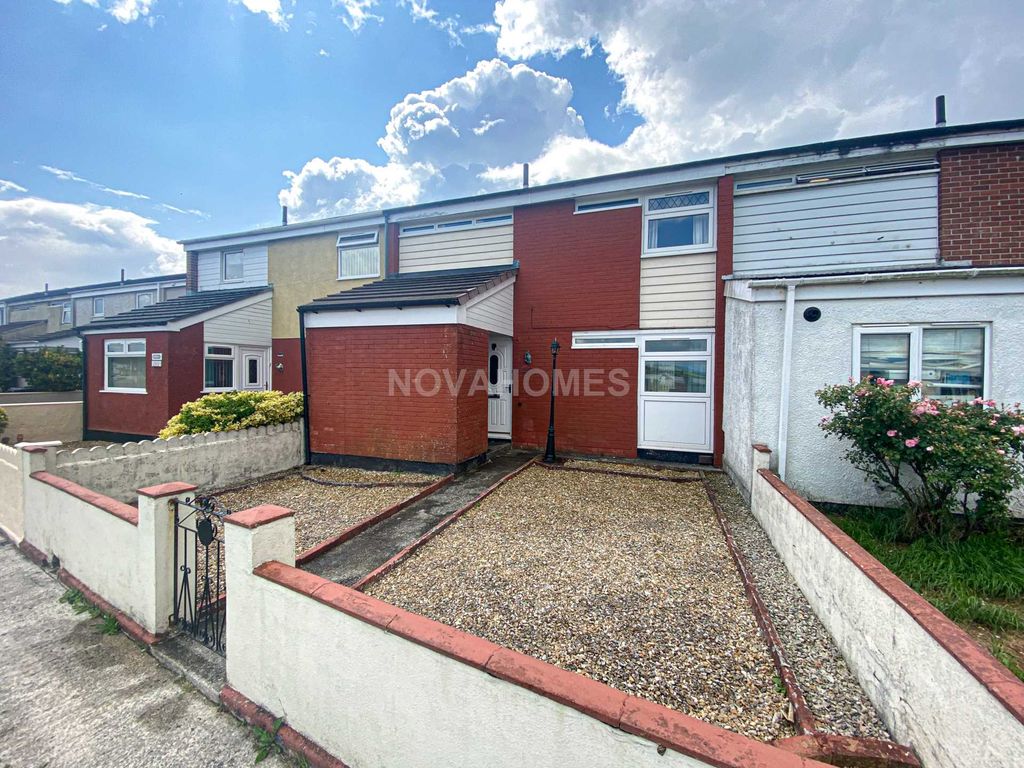 3 bed terraced house for sale in Godding Gardens, Southway PL6, £