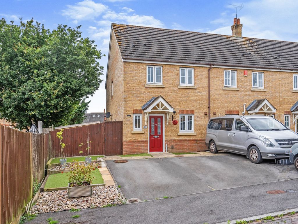 3 bed end terrace house for sale in Jessica Crescent, Totton