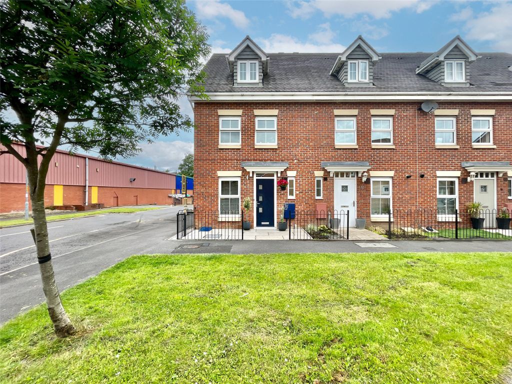 3 bed end terrace house for sale in Bicester Grove, Hebburn NE31, £