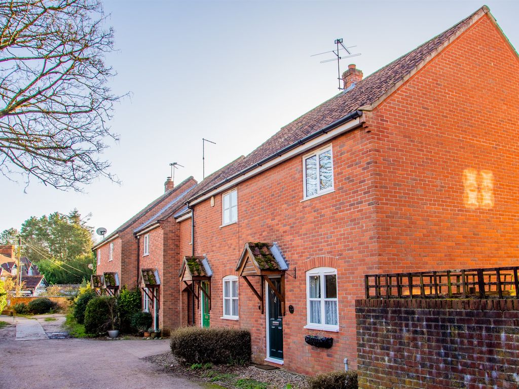 2 bed end terrace house for sale in Malthouse Yard, Reepham, Norwich