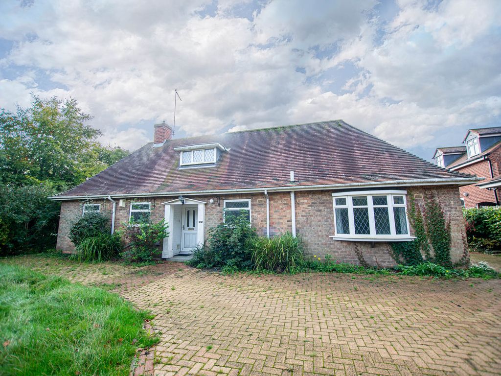 4 bed detached bungalow to rent in West Ella Road, Hull HU10, £1,400
