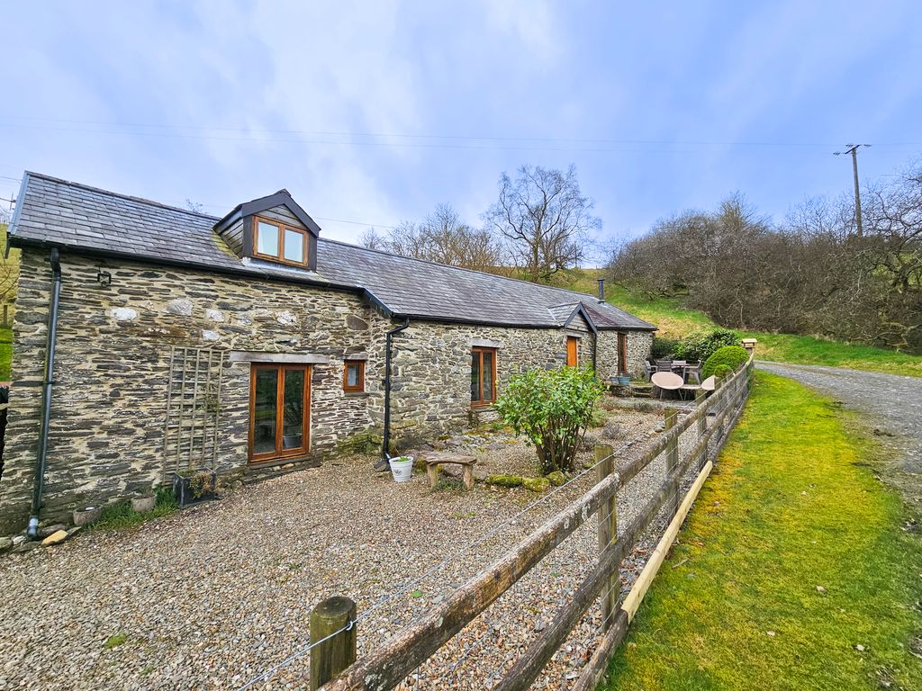 3 bed barn conversion for sale in Devils Bridge, Aberystwyth SY23, £