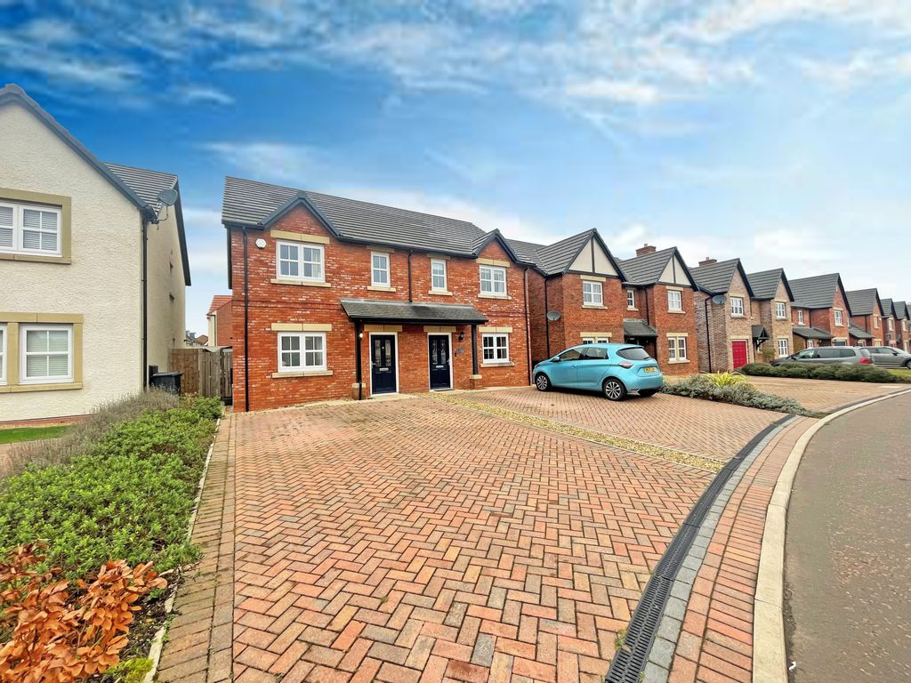 3 bed semidetached house for sale in Old Tarnbrick Way, Kirkham
