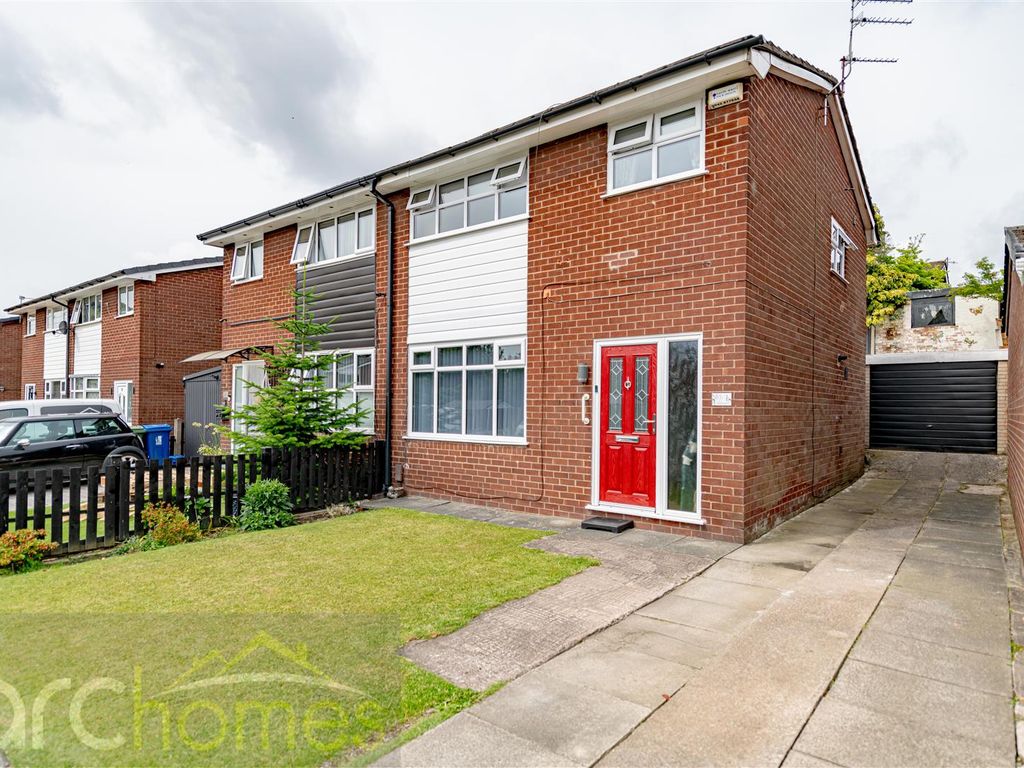 3 bed semidetached house for sale in Hillside Avenue, Atherton