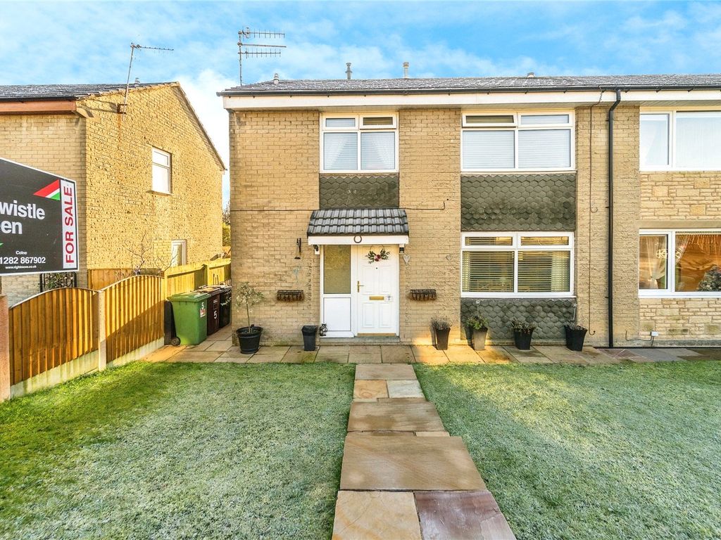3 bed semidetached house for sale in Browning Close, Colne, Lancashire