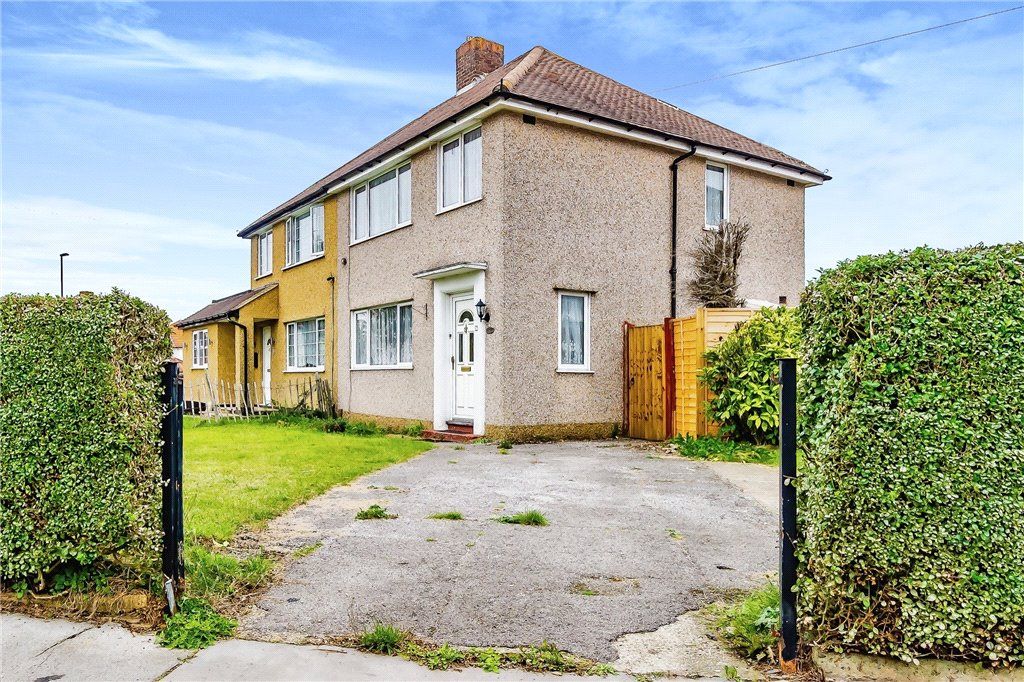 3 bed semidetached house for sale in Montacute Road, New Addington