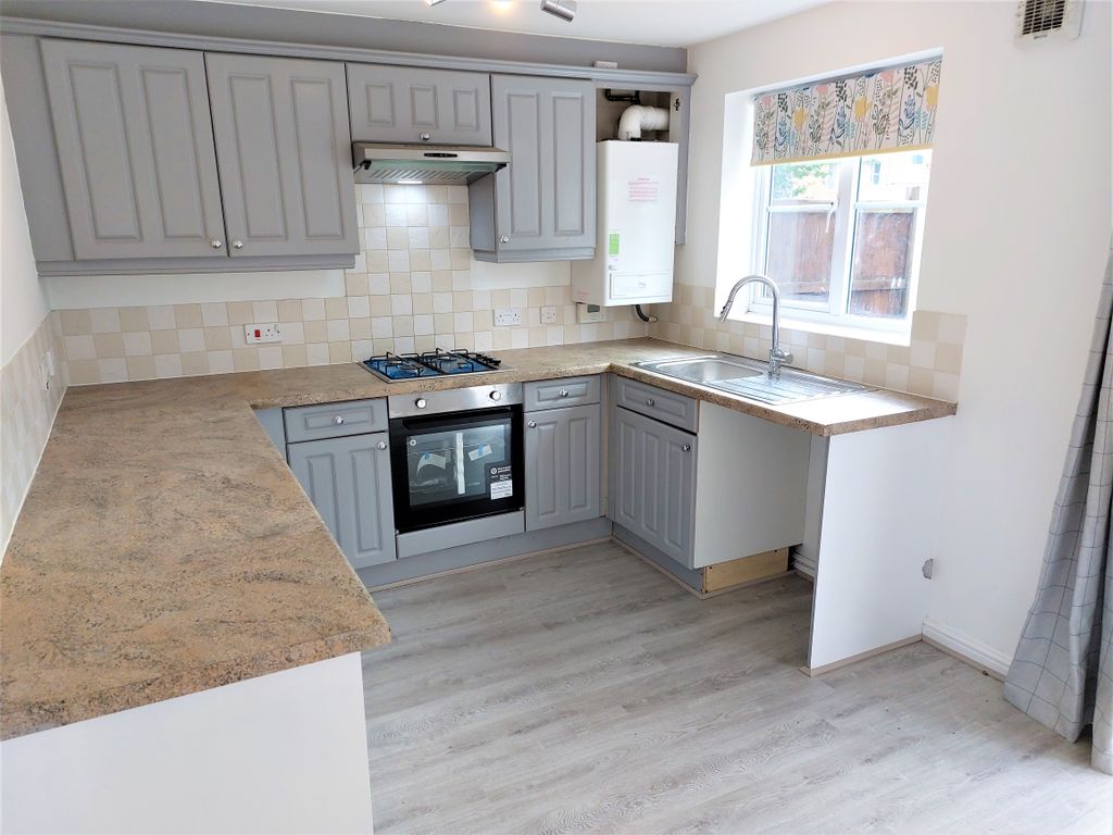 3 bed semidetached house to rent in Haseley Close, Tyldesley
