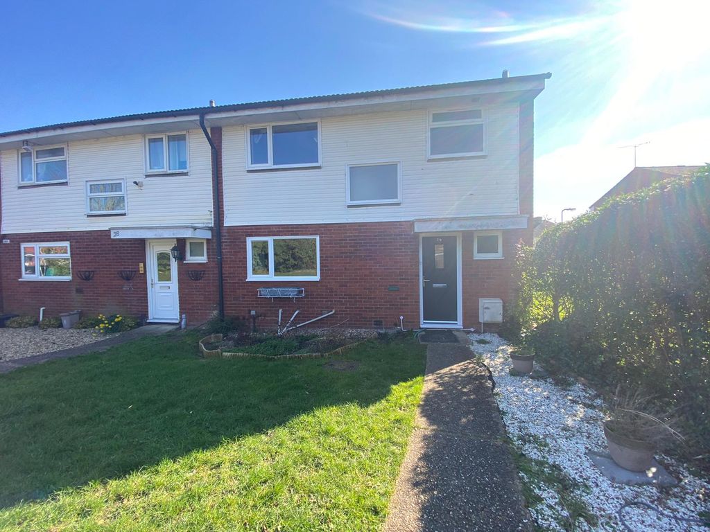 3 bed end terrace house for sale in Lent Green Lane, Burnham, Slough