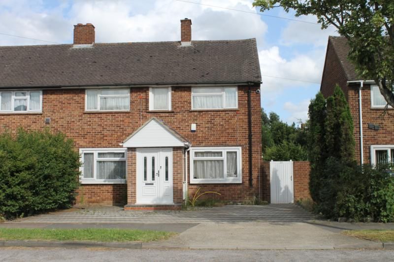 4 bed flat to rent in Clare Road, Stanwell, StainesUponThames, Surrey