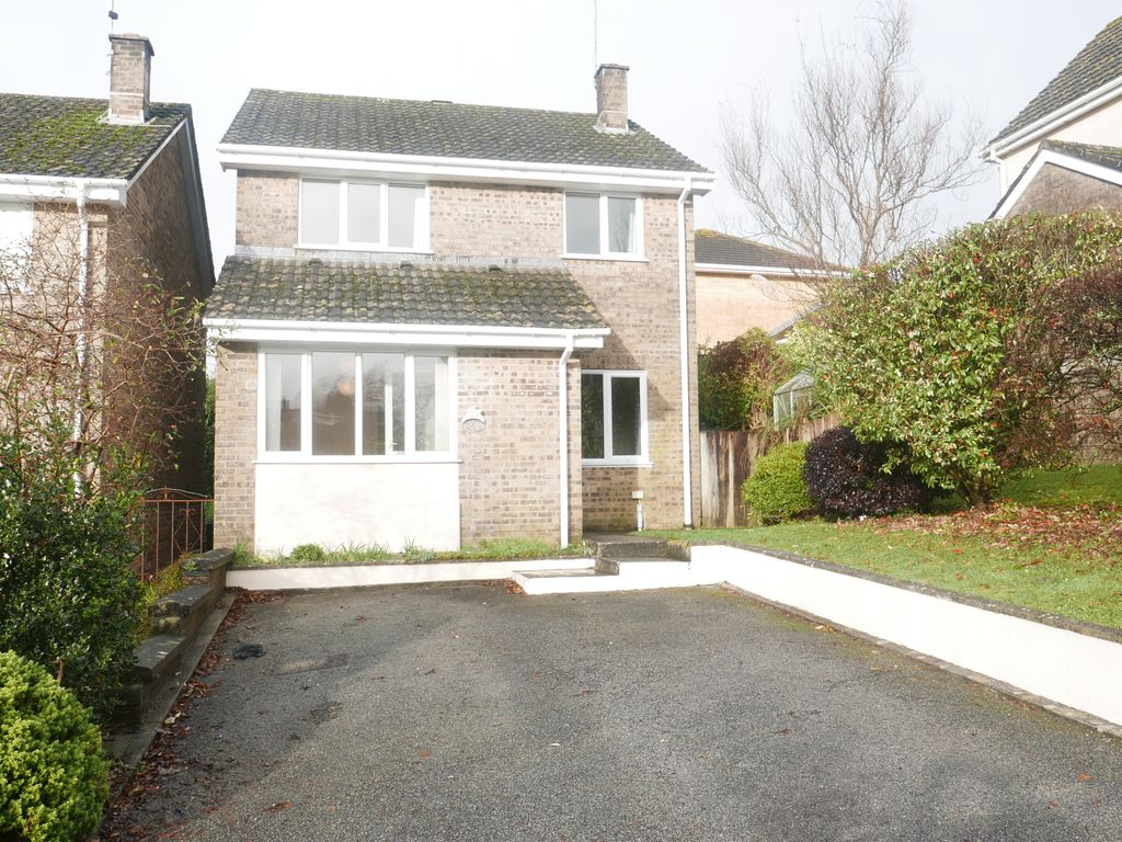 4 bed detached house to rent in Trevanion Road, Liskeard, Cornwall PL14